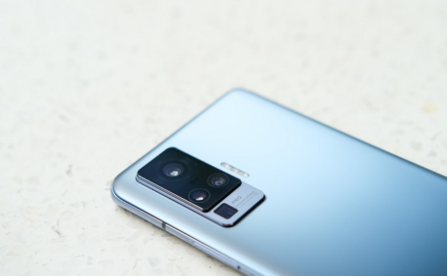 Cận cảnh cụm camera trên Vivo X50 Pro