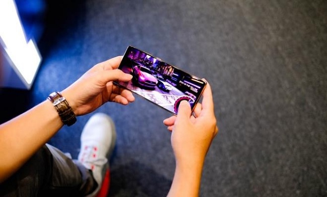 Galaxy Note 20 Ultra được trang bị cấu hình thuộc hàng top, kèm viên pin lớn và hỗ trợ sạc nhanh 25W