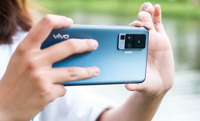 Hệ thống camera chuyên nghiệp, thiết lập trong khung hình chữ nhật hiện đại