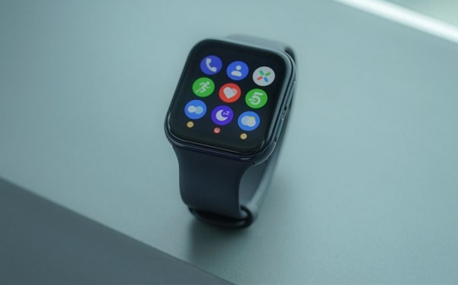 Tích hợp nhiều tính năng chăm sóc sức khỏe tương tự như các thiết bị smartwatch khác