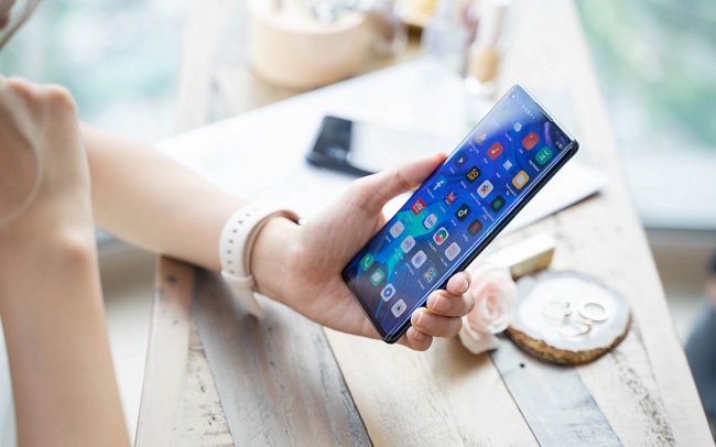 Sử dụng Reno4 Pro liên tục trong khoảng 7 tiếng 30 phút mà máy vẫn còn 15% pin