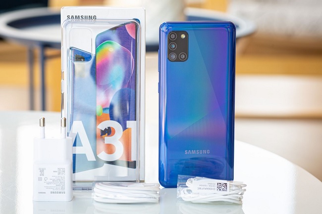 Thiết kế đường vân, góc cạnh bo tròn mang đến cảm giác nhẹ nhàng, chắc chắn khi cầm nắm