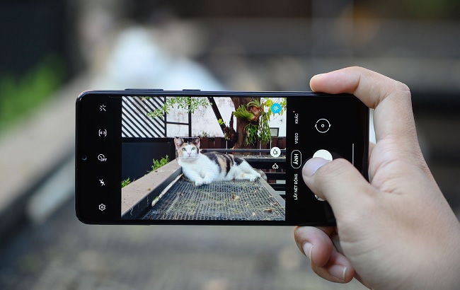 Dù chụp ngoài trời nắng, hay chụp ngược sáng, Galaxy A31 vẫn có khả năng cho ra đời những bức ảnh sắc nét