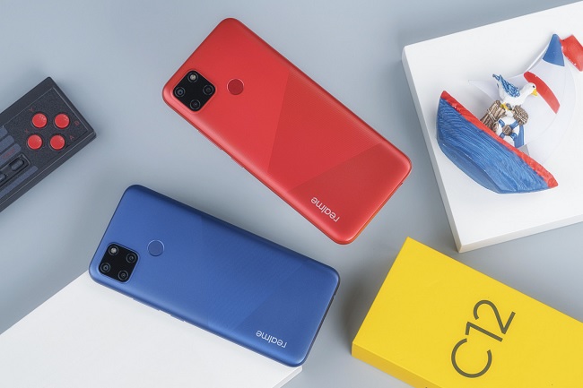 Realme C12 đẹp và hiện đại với hai tùy chọn mà sắc Đỏ San Hô và Xanh Hải Quân