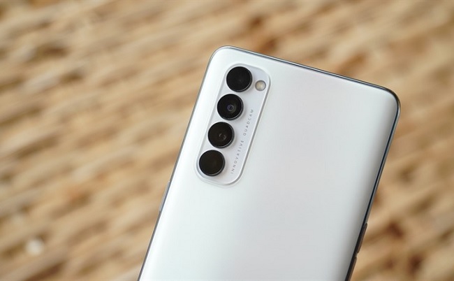 Camera OPPO Reno4 Pro tương đồng với người anh em