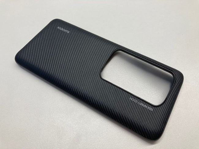 Hình ảnh chiếc ốp lưng Xiaomi Mi 10 Pro Plus bị rò rỉ gần đây