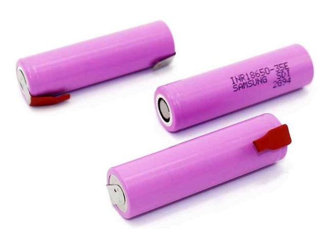 Pin ảnh hưởng rất nhiều đến quá trình làm việc của một chiếc laptop