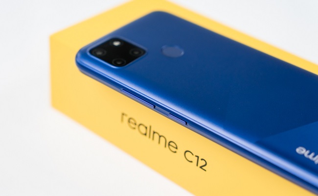 Cạnh phải Realme C12 là nút tăng giảm âm lượng và nút nguồn