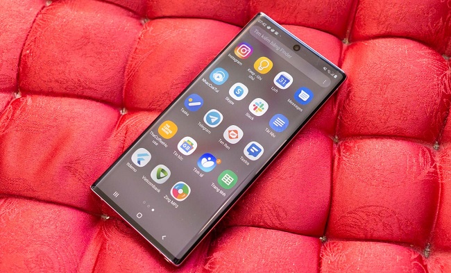 Note 10 có kích thước 6.3 inch, cong sang 2 bên