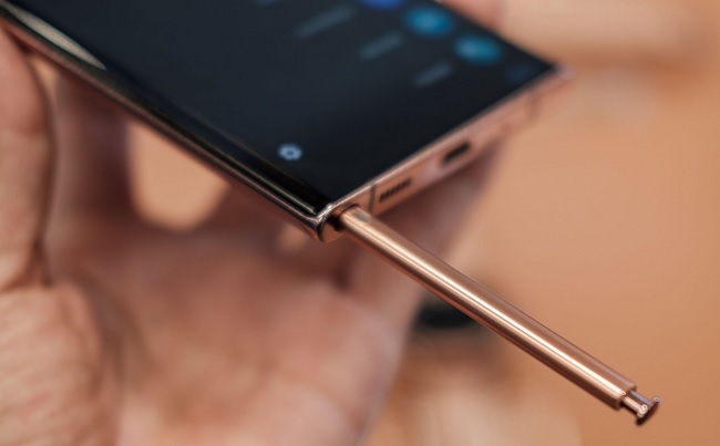 Vị trí bút S-Pen trên Note 20 đã được thay đổi