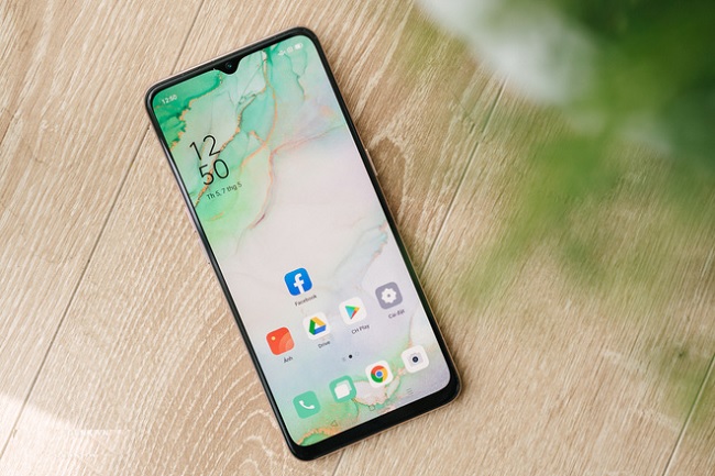 OPPO Reno3 sở hữu màn hình "giọt nước"