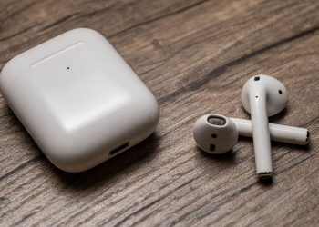 tai nghe AirPods tụt pin nhanh