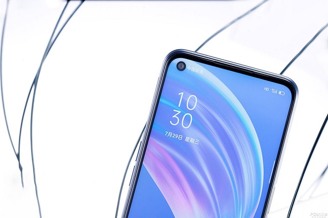 Sở hữu con chip Dimensity 720 và có khả năng kết nối 5G chế độ kép