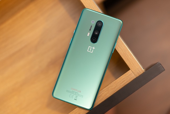 Và đây là chiếc OnePlus 8 Pro 5G