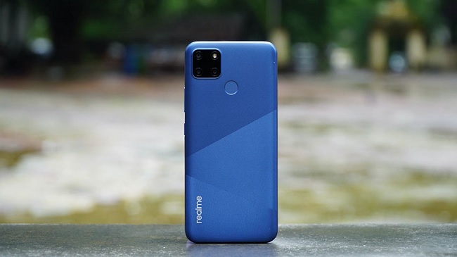 Cụm 3 camera sau thu hút người dùng