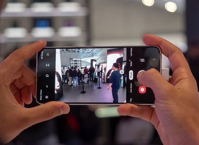 Hệ thống camera trên Galaxy A90 5G còn được hỗ trợ các tính năng chụp ảnh quen thuộc