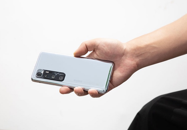 Xiaomi Mi 10 Ultra với cụm camera khá lạ
