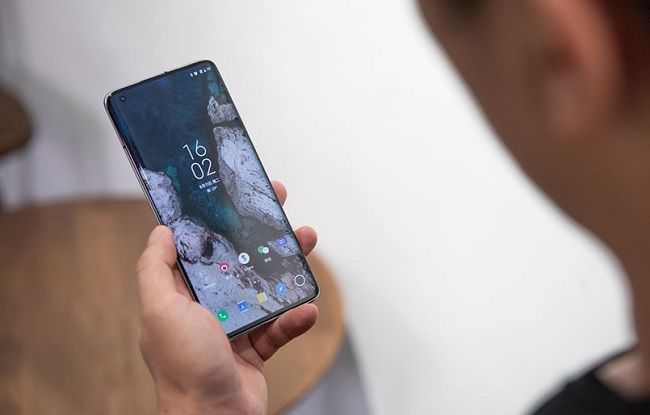 Một màn hình tràn viền tuyệt đẹp