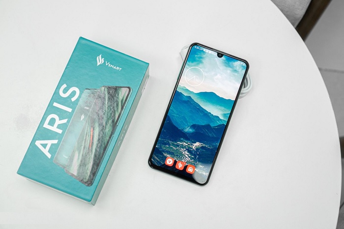 Thiết kế của Vsmart Aris sang trọng và đẳng cấp không thua kém "người anh em" Aris Pro