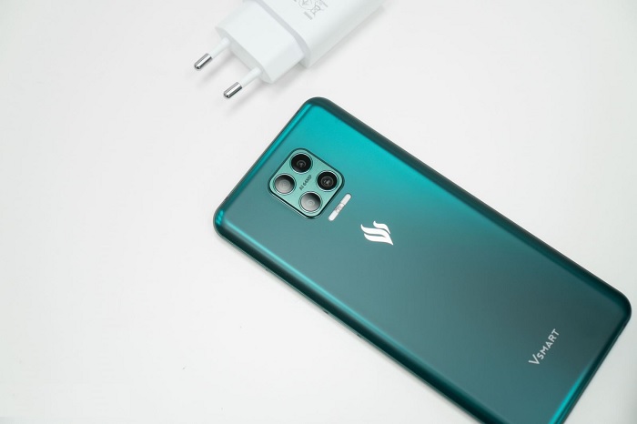 Mặt lưng của Vsmart Aris