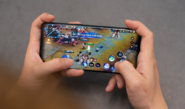 Test khả năng chơi game trên OPPO Reno4 Pro