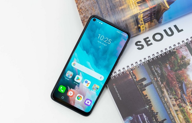 Vsmart Joy 4 được trang bị màn hình 6.5 inch full HD+, viền màn hình mỏng cho chất lượng hiển thị tốt, màu sắc chân thật giúp tối đa hóa nhu cầu giải trí