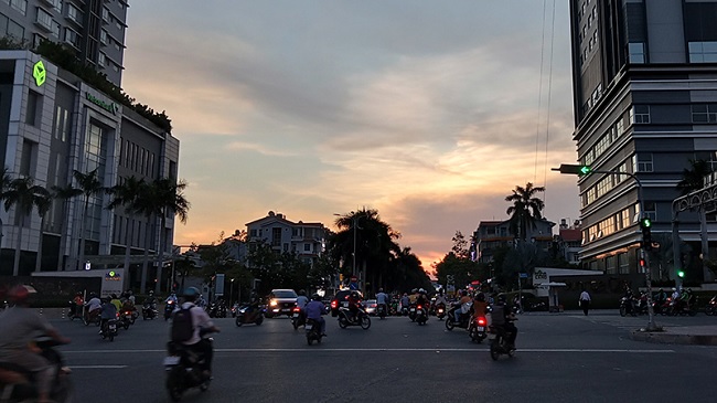 Ảnh chụp ở chế độ tự động trong điều kiện thiếu sáng