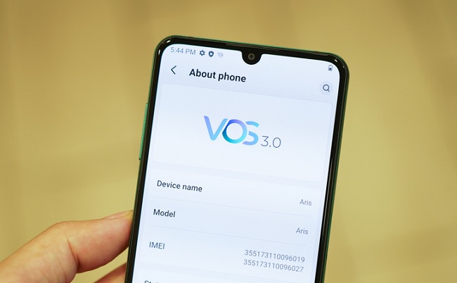Vsmart Aris chạy trên nền tảng Android 10, sử dụng giao diện tùy biến VOS 3.0