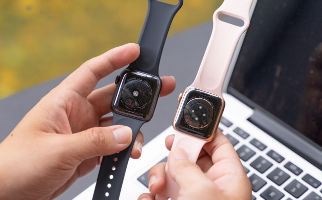 Apple Watch SE không còn tính năng ECG nhưng bù lại có thể đo độ cao mọi lúc mọi nơi tương tự series 6. Điều này sẽ rất hữu ích cho những người thường xuyên leo núi.