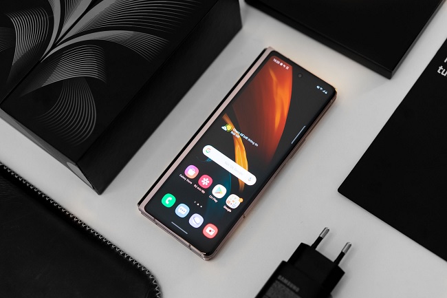 Mở hộp Galaxy Z Fold 2 5G – smartphone công nghệ đỉnh cao