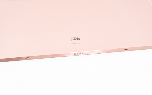 Cạnh trái máy là chân kết nối