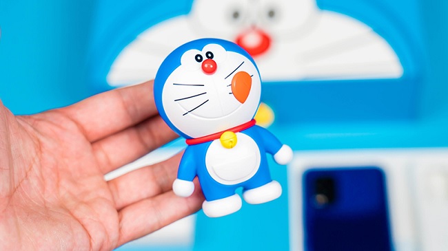 Mô hình Doraemon đi kèm với máy