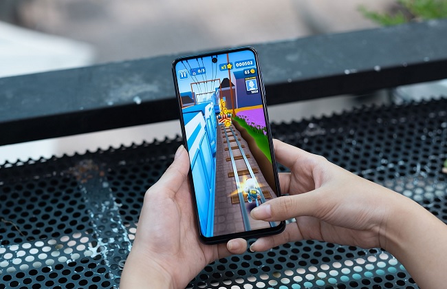 Pin khỏe là ưu điểm giúp Redmi Note 9 Pro cạnh tranh với smartphone chiến game tốt khác ngày này