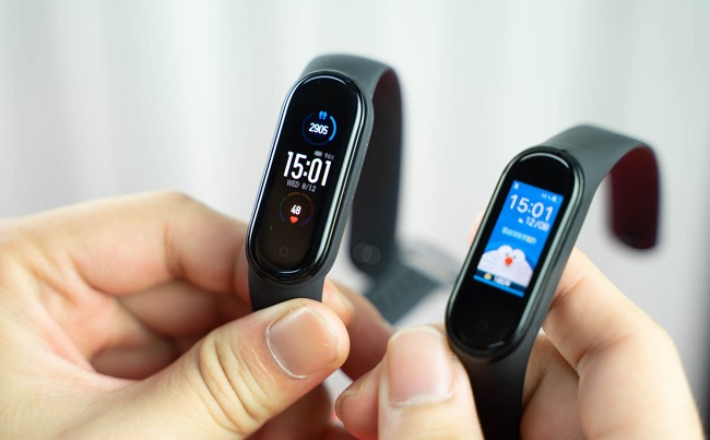 So sánh Xiaomi Mi Band 5 với Mi Band 4
