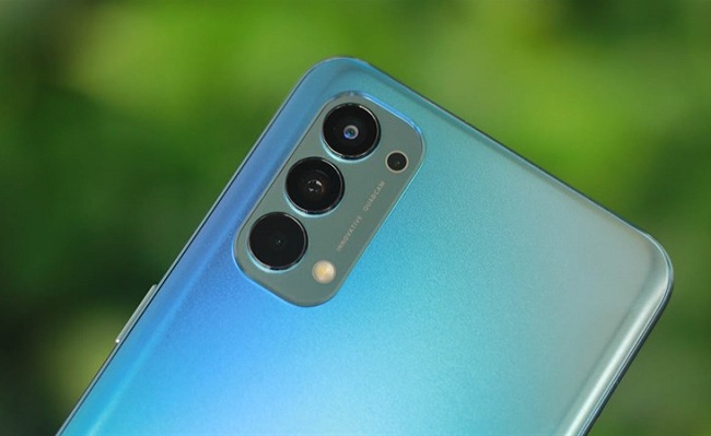 Camera được hỗ trợ thêm chống rung quang học như "hổ mọc thêm cánh"