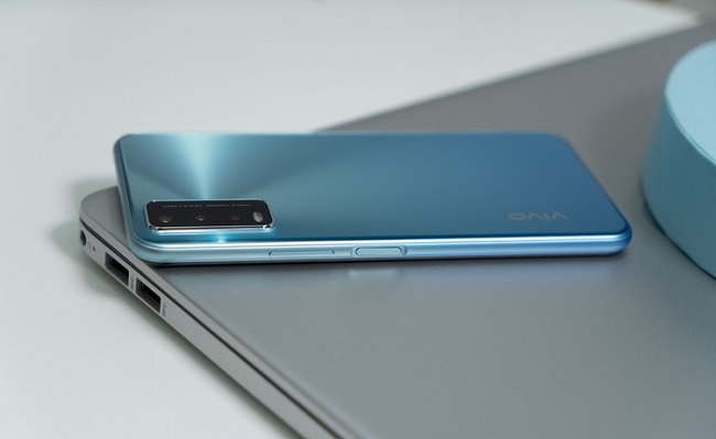 Cảm biến vân tay nằm ở cạnh bên