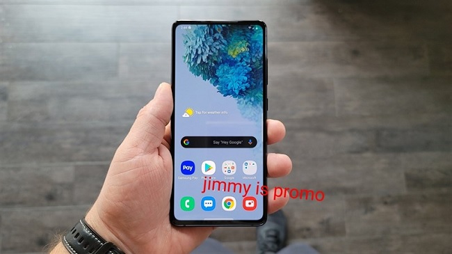 Giao diện mặt trước máy khá quen thuộc