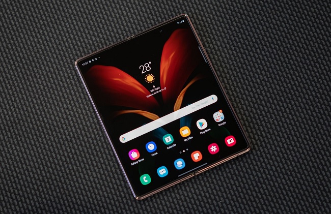 Màn hình chính mở ra kích thước 7.6 inch