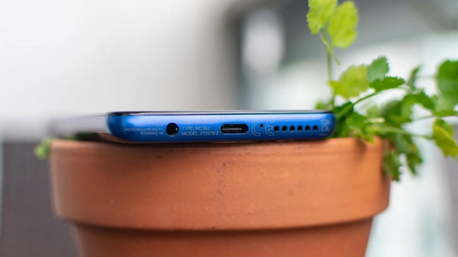 Moto G 5G Plus giữ lại giắc cắm tai nghe 3,5mm và sử dụng cổng USB-C để sạc