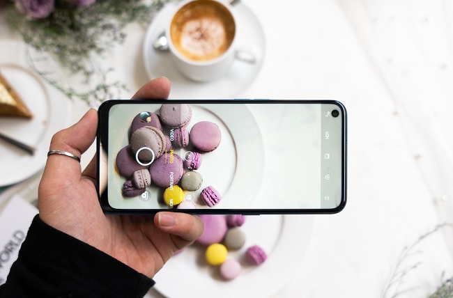 Khả năng chụp ảnh ấn tượng với 3 camera sau