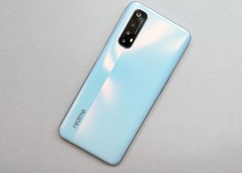 Trên tay Realme 7