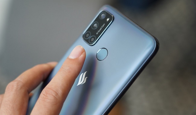 Cảm biến vân tay tích hợp trên logo máy