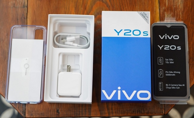 Các phụ kiện đi kèm Vivo Y20s