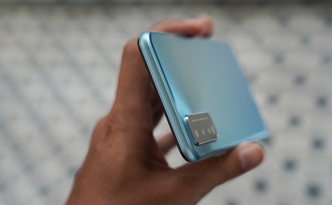 Đỉnh máy không có vết khuyết nào