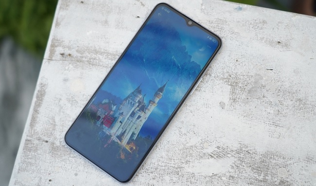 Vivo Y20 tuy có mức giá rẻ nhưng lại được trang bị không chỉ "ngoại hình" đẹp mà còn sở hữu cấu hình mạnh cùng viên pin dung lượng "khủng"