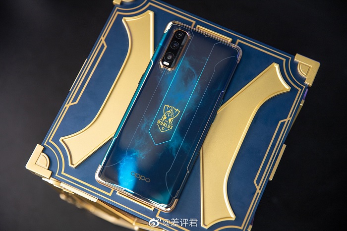 Mặt sau của Find X2 Liên Minh Huyền Thoại