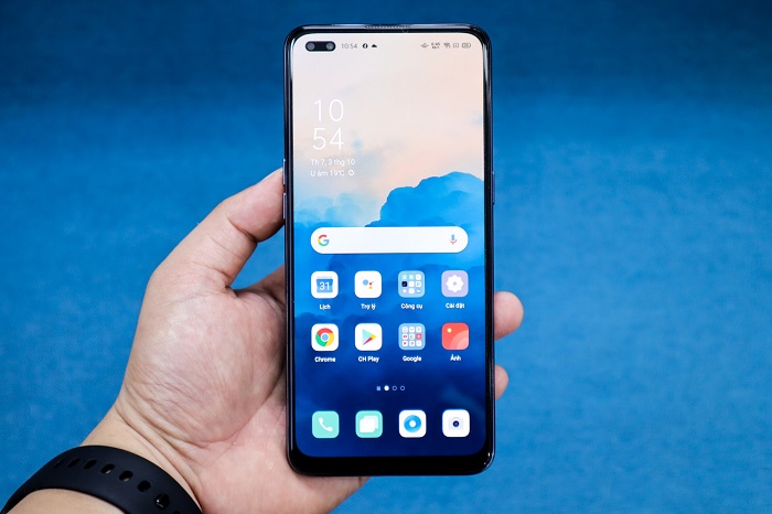 Màn hình đã được nâng cấp lên tấm nền AMOLED