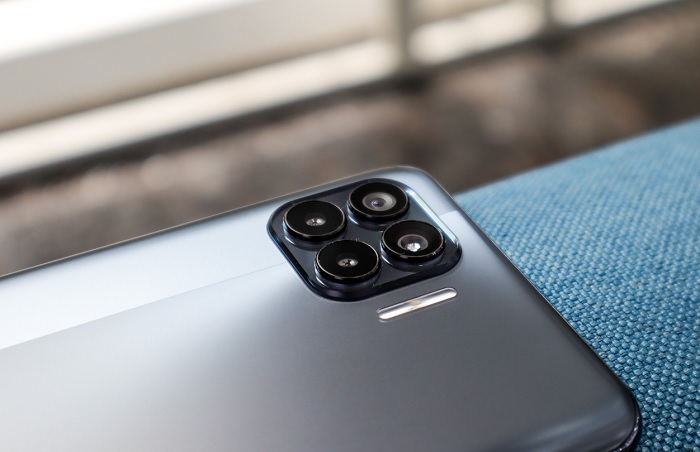 Hệ thống 6 camera trong đó 4 camera sau và 2 camera trước