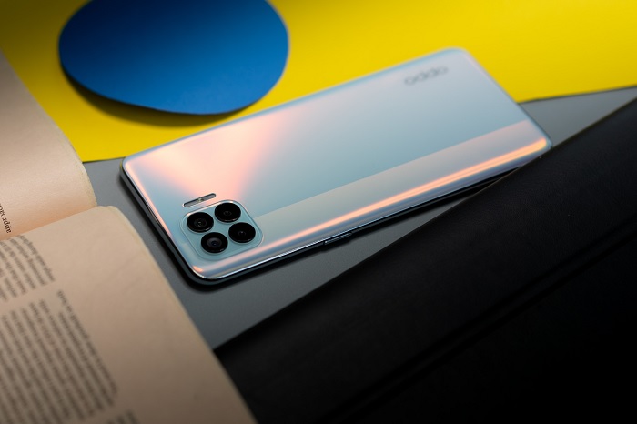 Cụm camera sau của OPPO A93 được ví vón giống thiết kế của “bếp từ”