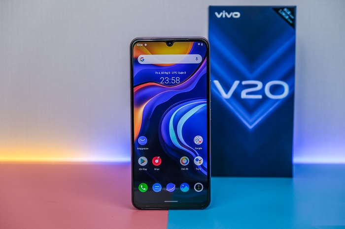 Vivo V20 sở hữu màn hình 6.44 inch, sử dụng tấm nền Super AMOLED, độ phân giải full HD+